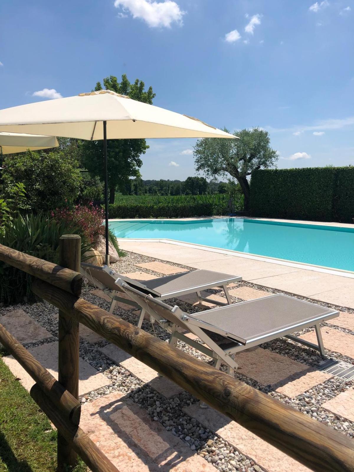 Agriturismo" Il Glicine Bianco" Monzambano Exterior photo